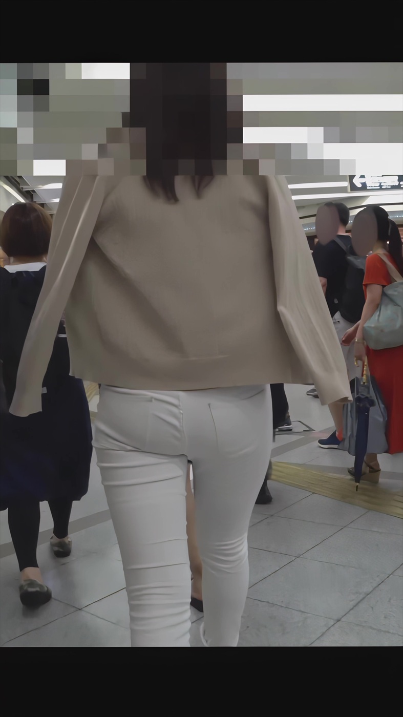 【再販】113美乳でワンピースを着こなすお姉さんとスレンダーなぴちぴち白パンお姉さん