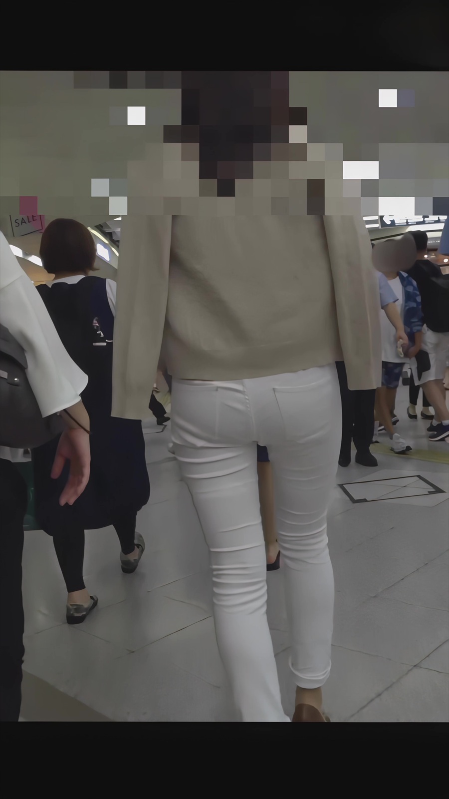 【再販】113美乳でワンピースを着こなすお姉さんとスレンダーなぴちぴち白パンお姉さん