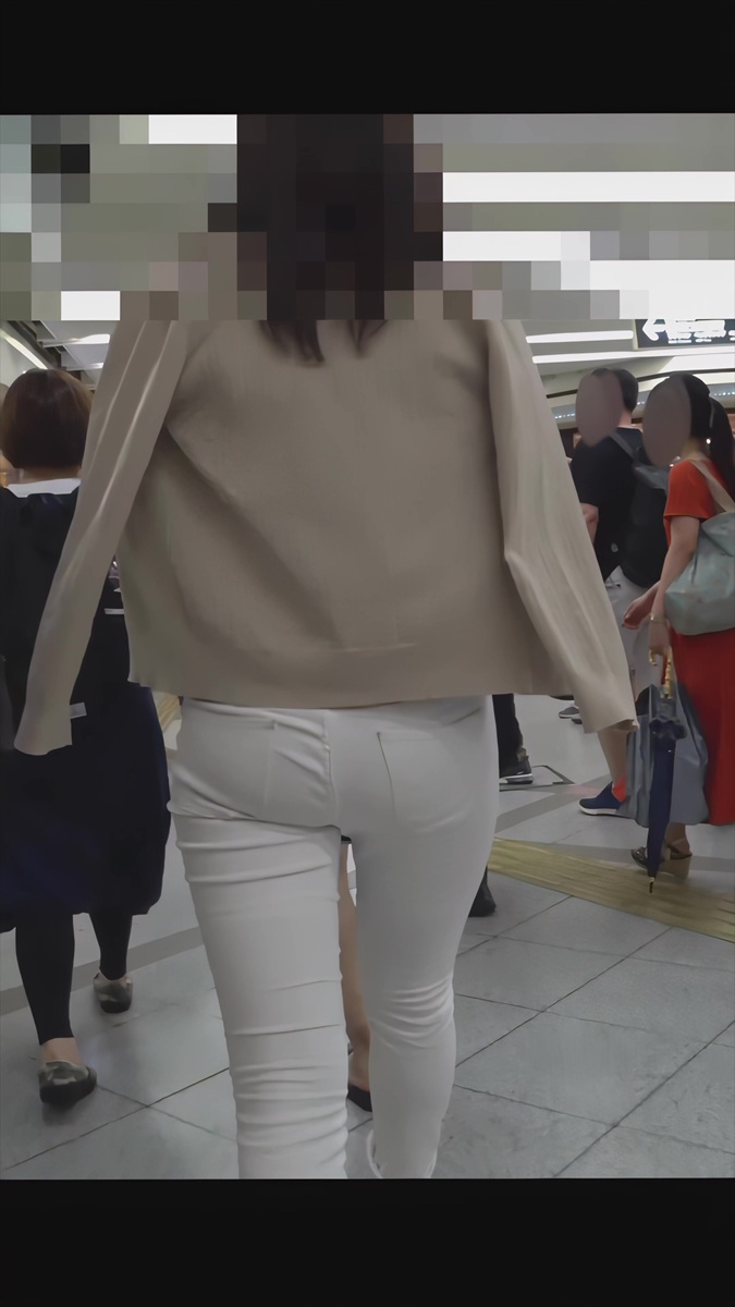 【再販】113美乳でワンピースを着こなすお姉さんとスレンダーなぴちぴち白パンお姉さん