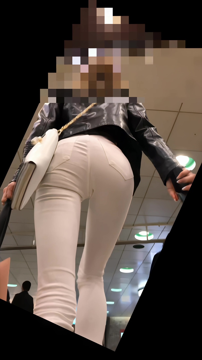 【再販】125スレンダーなギャルの尻を下からゴリゴリと撮りました