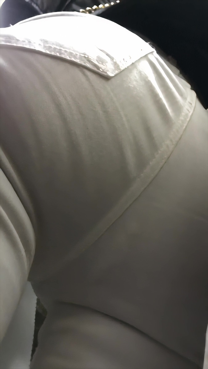 【再販】125スレンダーなギャルの尻を下からゴリゴリと撮りました