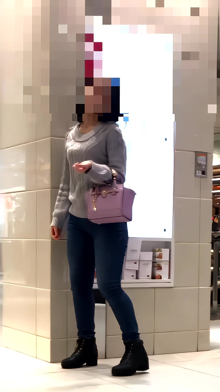 145クッソエロいデカ尻お姉さん