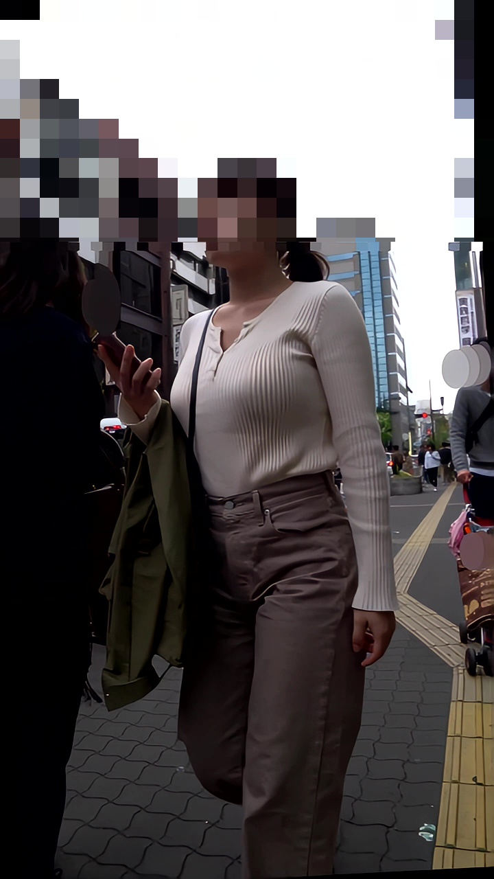 【再販】154可愛くて巨乳のお姉さんが薄いニットを着たらこうなる