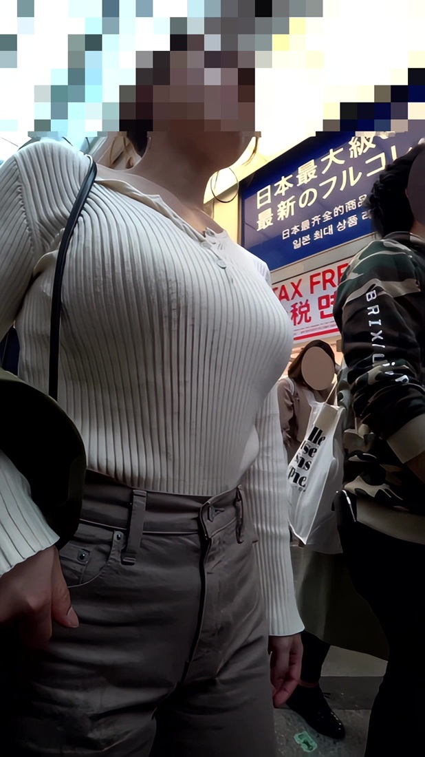 【再販】154可愛くて巨乳のお姉さんが薄いニットを着たらこうなる