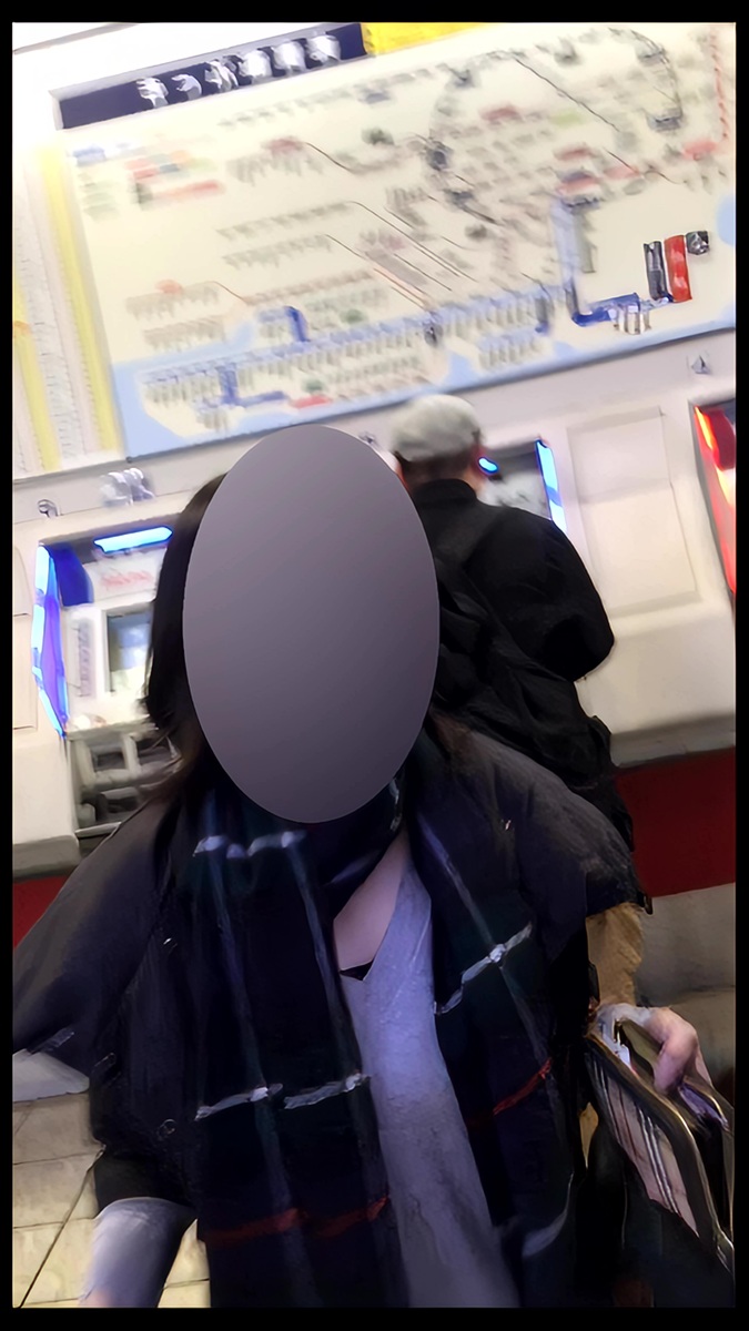 【再販】166魅力的な白パン巨尻2名