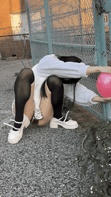 股下1cm超ミニスカ！スカート短すぎてリアルワカメちゃん(￣▽￣|||)