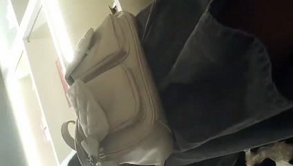 【盗撮】【パンチラ】2人の女子小学生 スカート内部の清楚な白いパンティエロチック