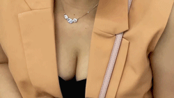 [動画]卑猥なメス豚達の車両内観察記録2