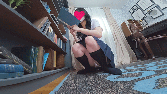 【4K】下宿内P撮1 時々やってくる大家の孫娘のスカートの中を接写その1
