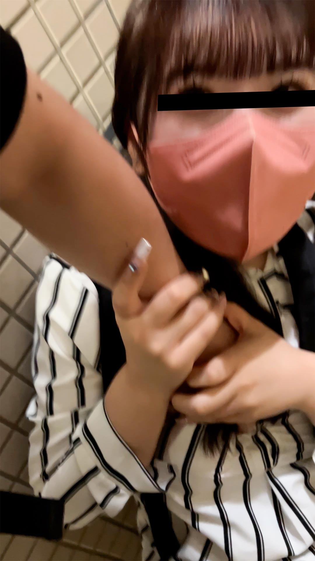 Pcolle PPV 【ノーブラ揉みVOL.10】アイドル級のノーブラ美女を店内ち⚫︎ん→「やめて！！」巨乳揉みまくりプレイ