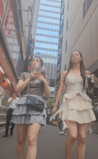 Vol.5 やたら目立っていたミニスカ2人組がいたので撮影してみた