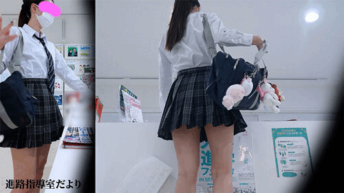 [4K]某高校進路指導室で隠し撮り　まさかTバックで登校してるとは…
