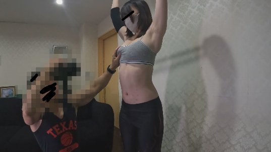 パーソナルジム猥褻事例01【マッスル肉体派美女】指導という名目で乳房に触れ…