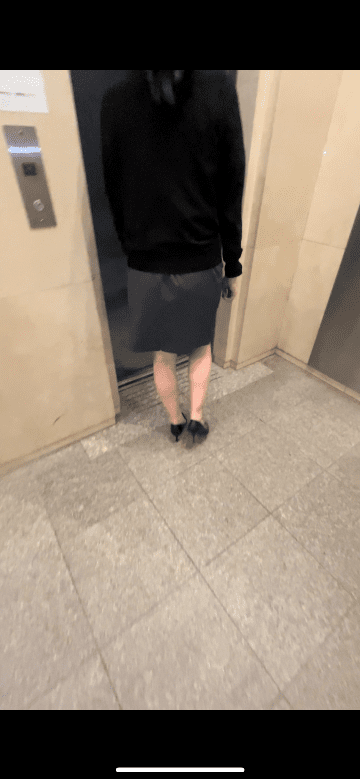 【盗撮】超絶美人な医療事務に一目惚れ_エレベーター盗撮1日目