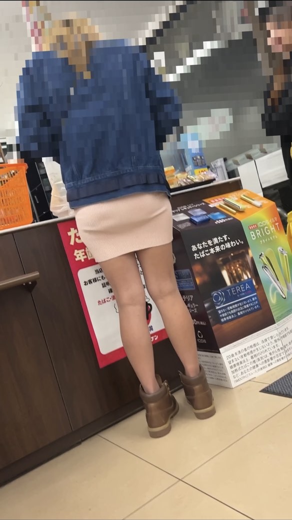 金髪ギャルとピチピチギャル2人組、生足ローアングル二本立て!おまけも一本!