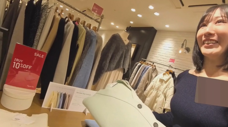 【再販】一般客も撮っちゃう。元遊園地のオチャメで可愛いお姉さんを逆さ撮り