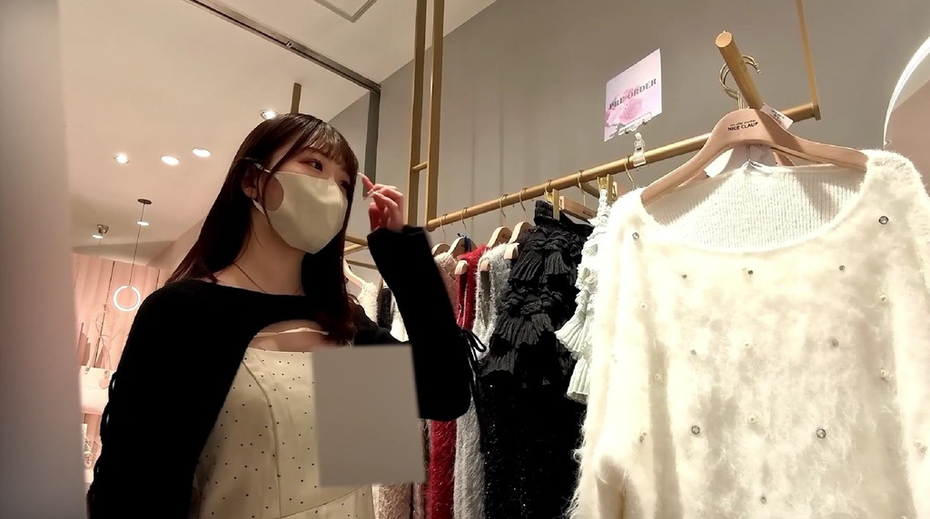 Pcolle PPV 【再販】下からブラ見えてるよ!胸元が空いてるのに胸なくて胸チラ見えない系女子 Pcolle PPV 【再販】下からブラ見えてるよ!胸元が空いてるのに胸なくて胸チラ見えない系女子