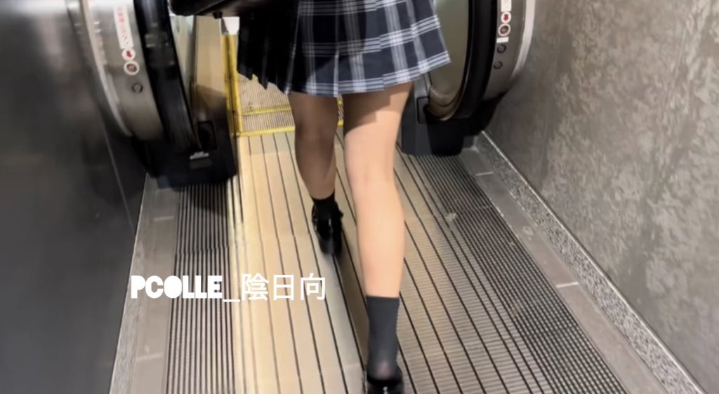 陰日向Vol.6 食込み過ぎてパンツが見えないアイドル系ツインテJK(逆さ・水平めくり・ライトアップ接写)Tバック【4K・3日】