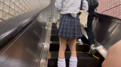 陰日向Vol.14 茶髪ルーズな平成ギャルJKの食い込みTバック（ローアングル逆さ撮り・ライトアップ・めくり）【4K・2日分】