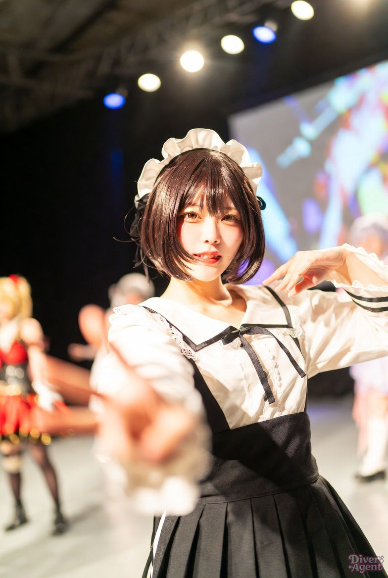 某オタクイベントでコスプレイヤーとイチャイチャする動画集