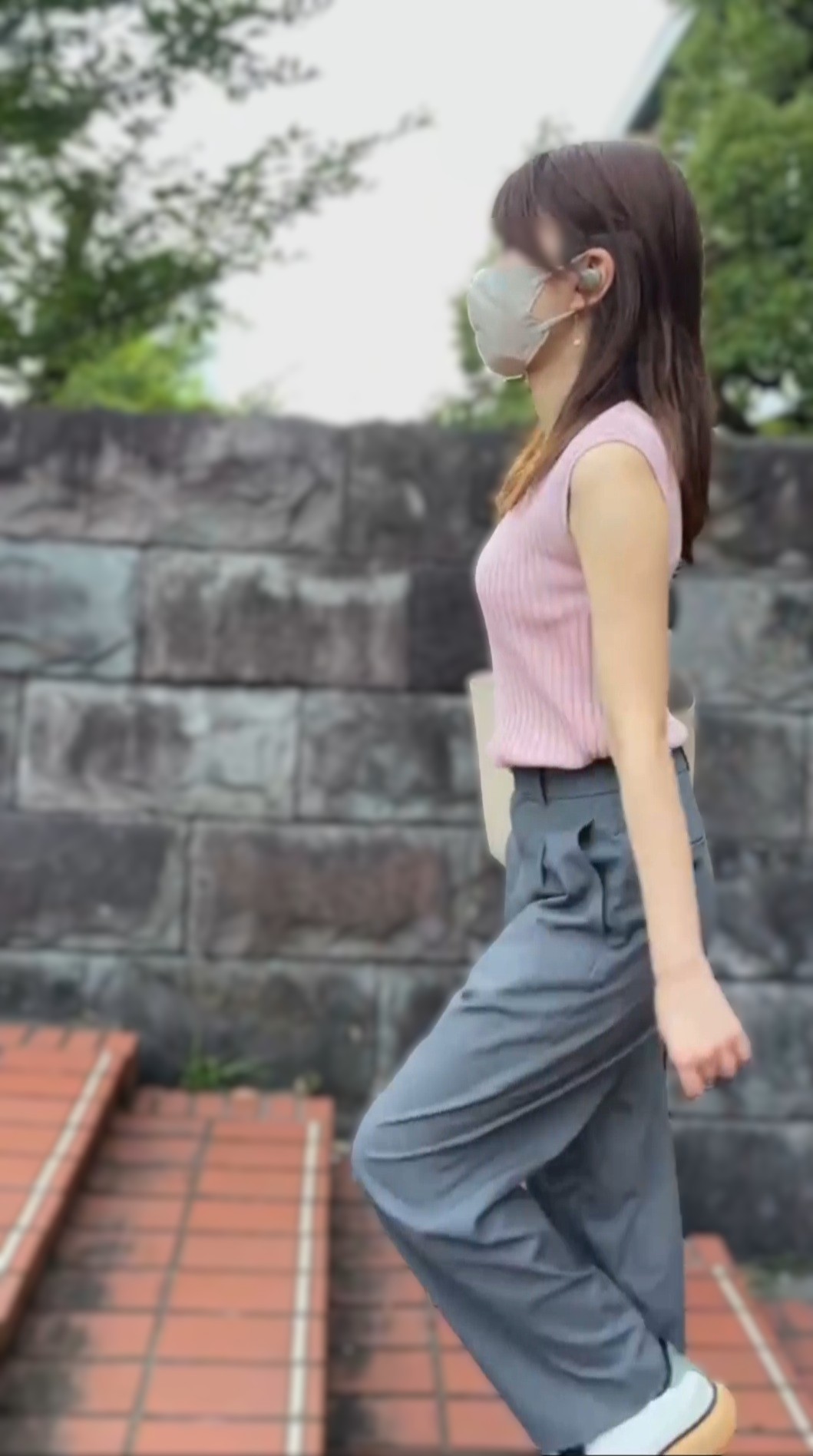 街の風景２　まじめな場所でエロいバストラインの美人ＪＤ