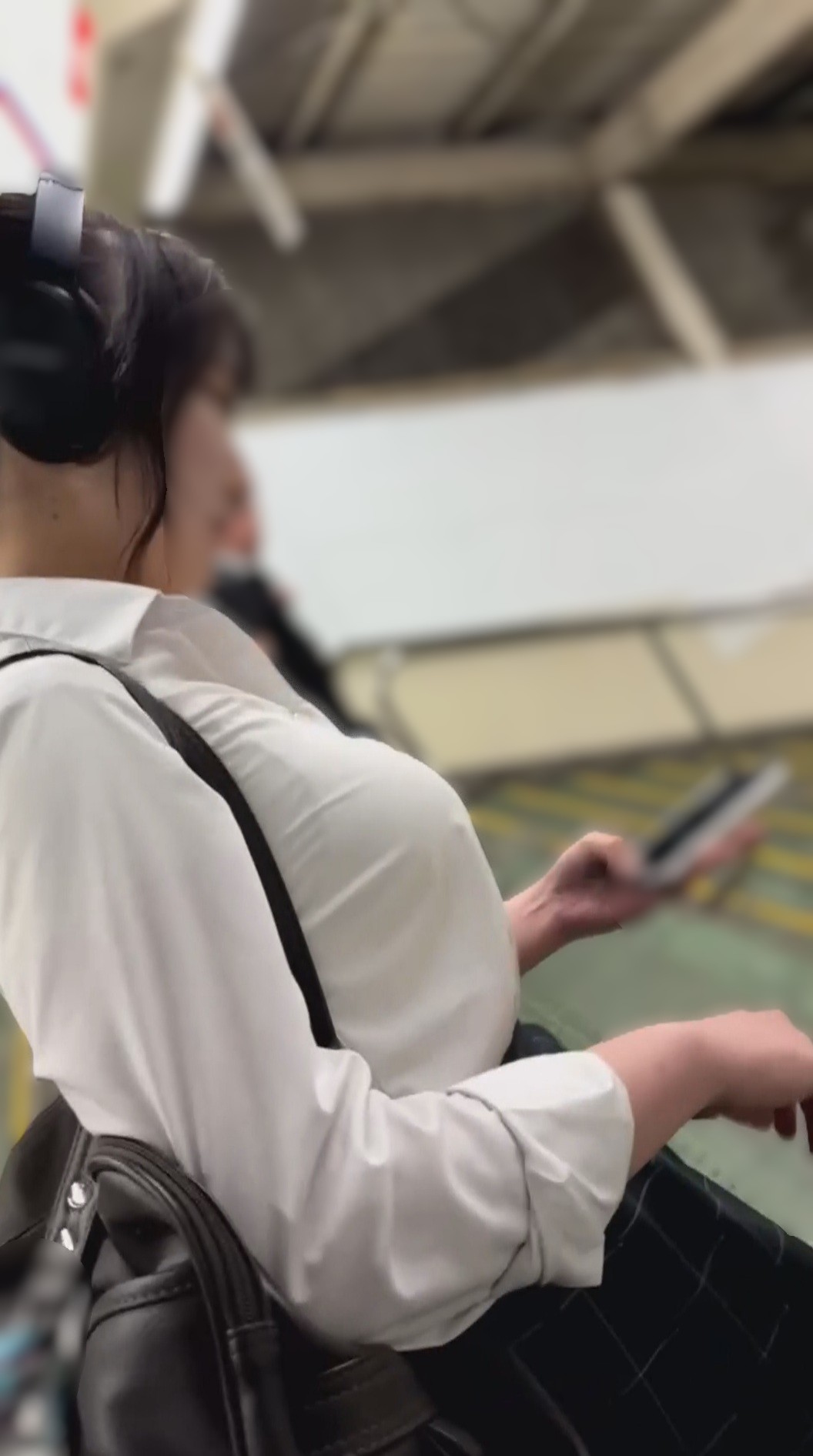 青春の風景７　制服美人の巨峰おっぱいの突き出しが過激すぎて射精大洪水にならないか心配…♡