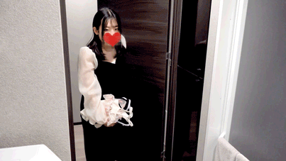 【脱衣所着替え】神巨乳/神巨尻の二刀流美女の脱衣所着替え