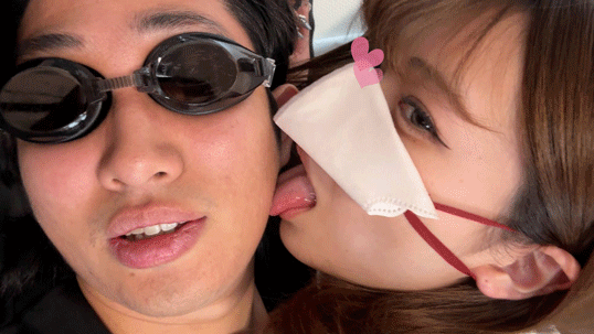 激かわ女子大生の人生初顔舐め!美巨乳を見せながらM男を唾液まみれにする【個人撮影】