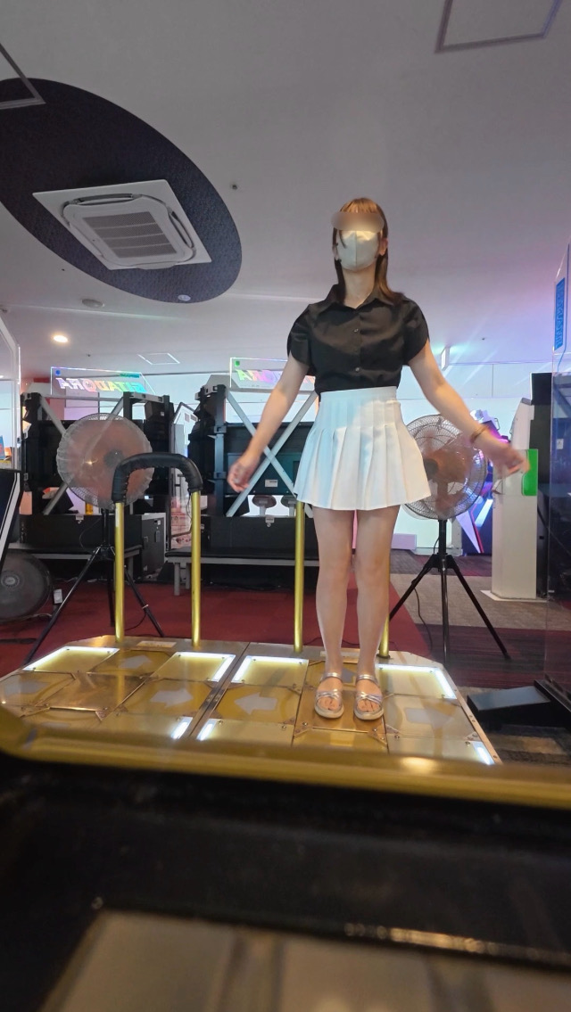 Pcolle PPV 【ゲーセンでミニスカプレイ！！】ダンスゲームで運動音痴炸裂ｗｗｗ