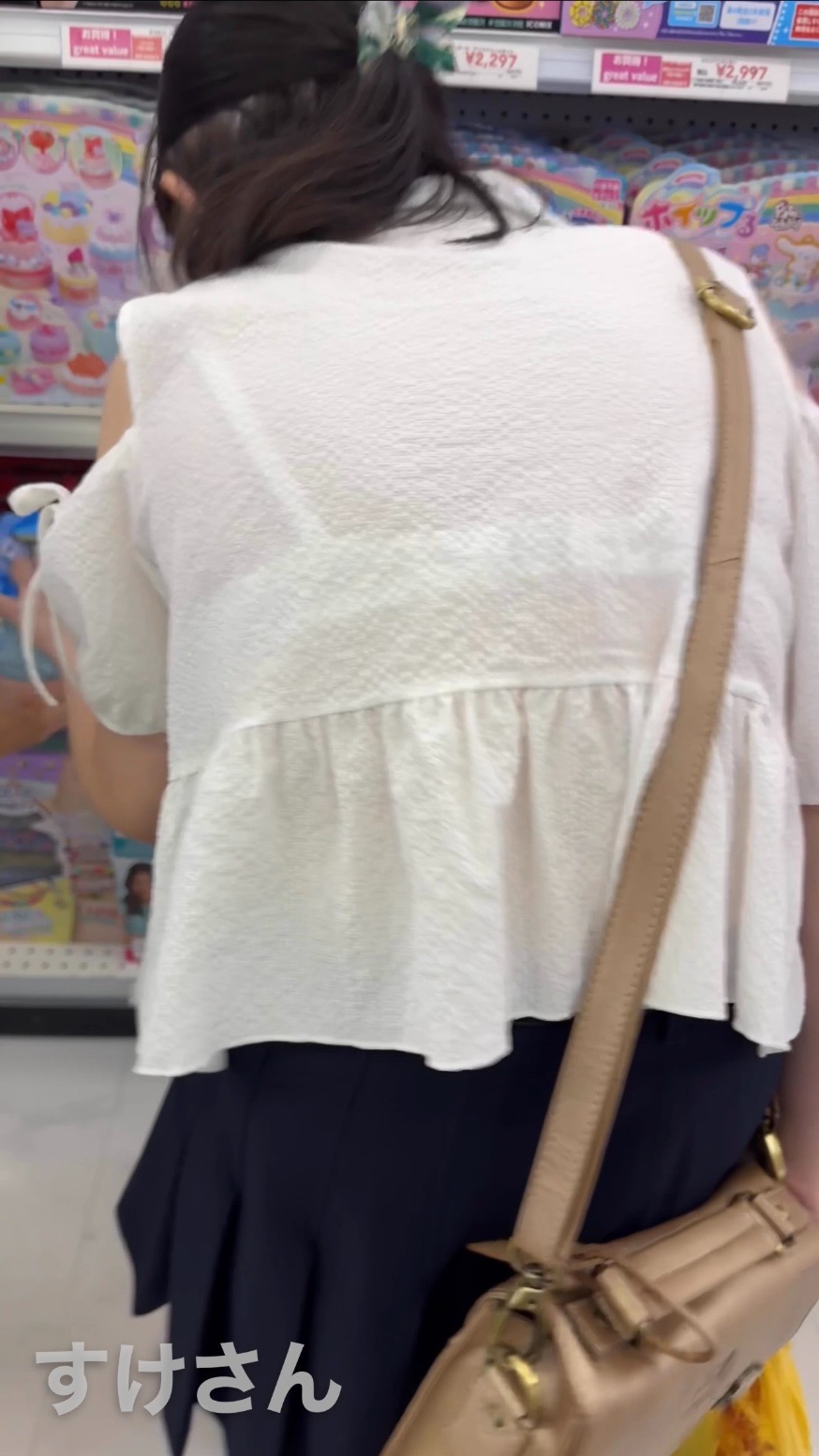 【夏の風物詩、透けブラシリーズ】#7 こんなん見た事ない！？あまりにも透けすぎて見せブラかと思ってしまったJ◯ちゃん