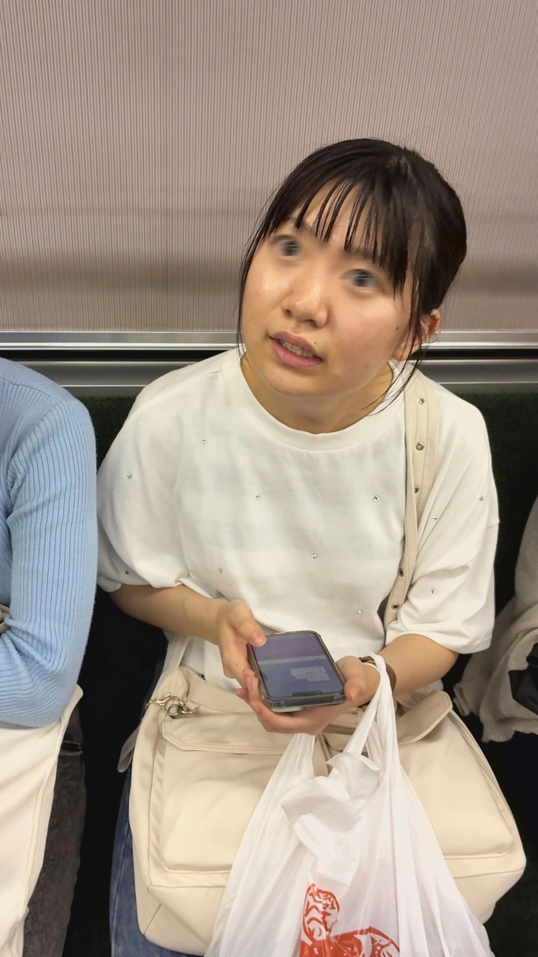 Pcolle PPV 2809876a90129e07794「【推定B~Cカップ7】丸顔が可愛い黒髪女子大生の控えめなお乳の膨らみ撮影！」（販売者：おっぱいの膨らみフェチ） サンプル画像