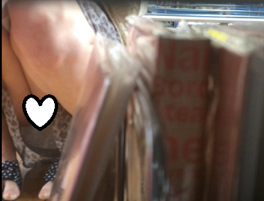 【再販】M字開脚でパンティーを晒した女性達15~某大手お菓子メーカーのOLさんのPをゲット!!~