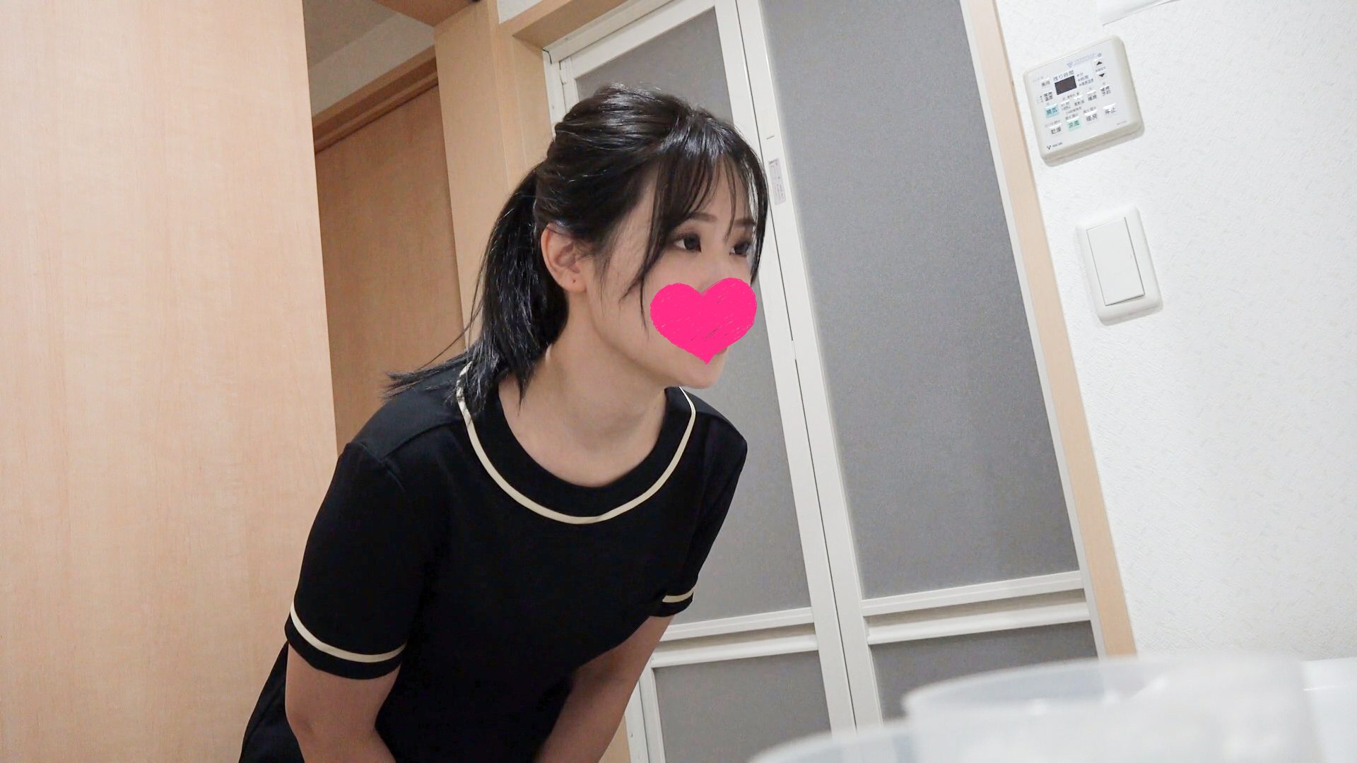 【民泊着替え】美ボディ!エステサロンお姉さん/新婚夫婦の若奥様♡/124人目・248人目