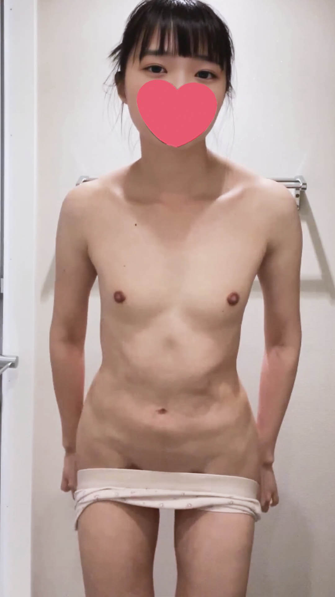 【痙攣オナニー】「加○美○」スレンダー美少女が実家風呂で隠れてオナニー