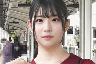 《Hカップ激乳》【電車チカン】★保健の先生を目指すHカップ美少女が予備校前にパンパンに張ったド爆乳を震わせ中出し懇願痙攣アクメ