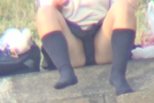 【再販】J○3人組 股間 大開脚 撮影