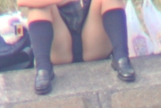 【再販】J○3人組 股間 大開脚 撮影