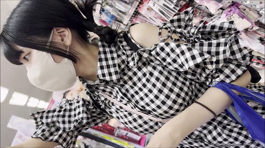 【おっぱい痴かん53】キャンパス帰りの可愛いコの家にお邪魔してふよふよおっぱい揉みまくりw