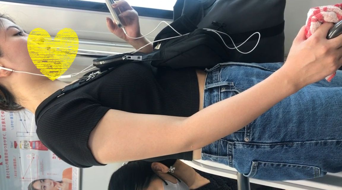 ミニTむにっと巨乳女良至近距離ロックオン!