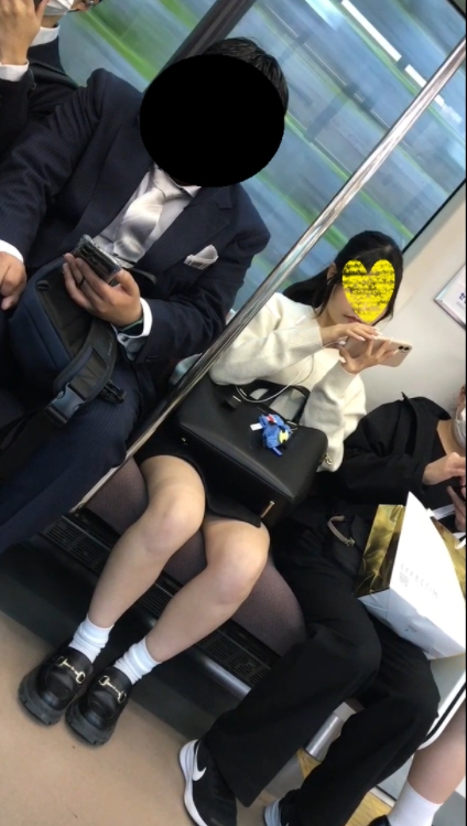 今時の色白ミニスカJD至近距離ﾛｯｸｵﾝ！