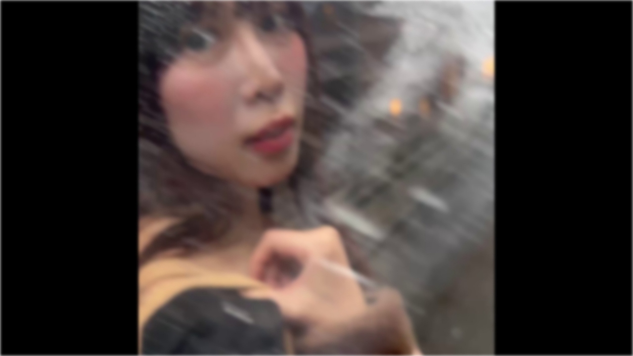脱走S級OL「約束された捕獲列車で窃交サンドウィッチ」