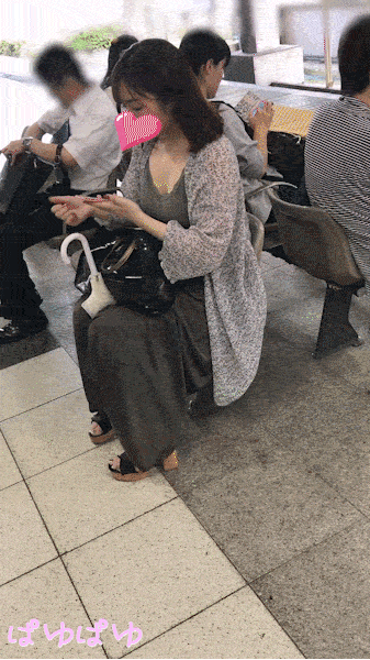【再販】[胸チラ]100%おっぱいが柔らかいたゆんたゆん巨乳女子の胸チラセット[顔有]