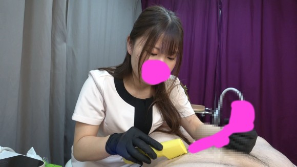 Pcolle PPV 2825166ac7210059093「健全脱毛サロンの巨乳セラピストさん♥マイクロビキニの中にチンポ入れて精液出される♥」（販売者：鬼太郎MIX） サンプル画像