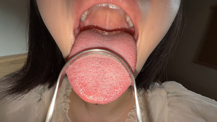 【再販】【個人撮影】大園明歩の舌ブラシで「汚舌苔」採取