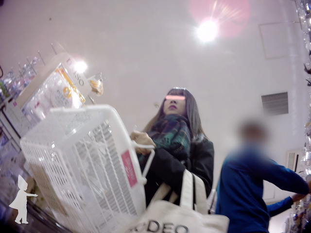 超ミニスカ制服はやっぱりエロいね