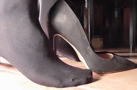 仕事帰りOLの生脱ぎパンストゲット 黒スト編