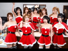 ケーキ屋店員セクシーサンタ挑発ポロリ
