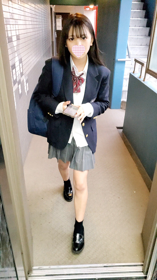 【再販】合計12名のノーパン登校JKのセット!