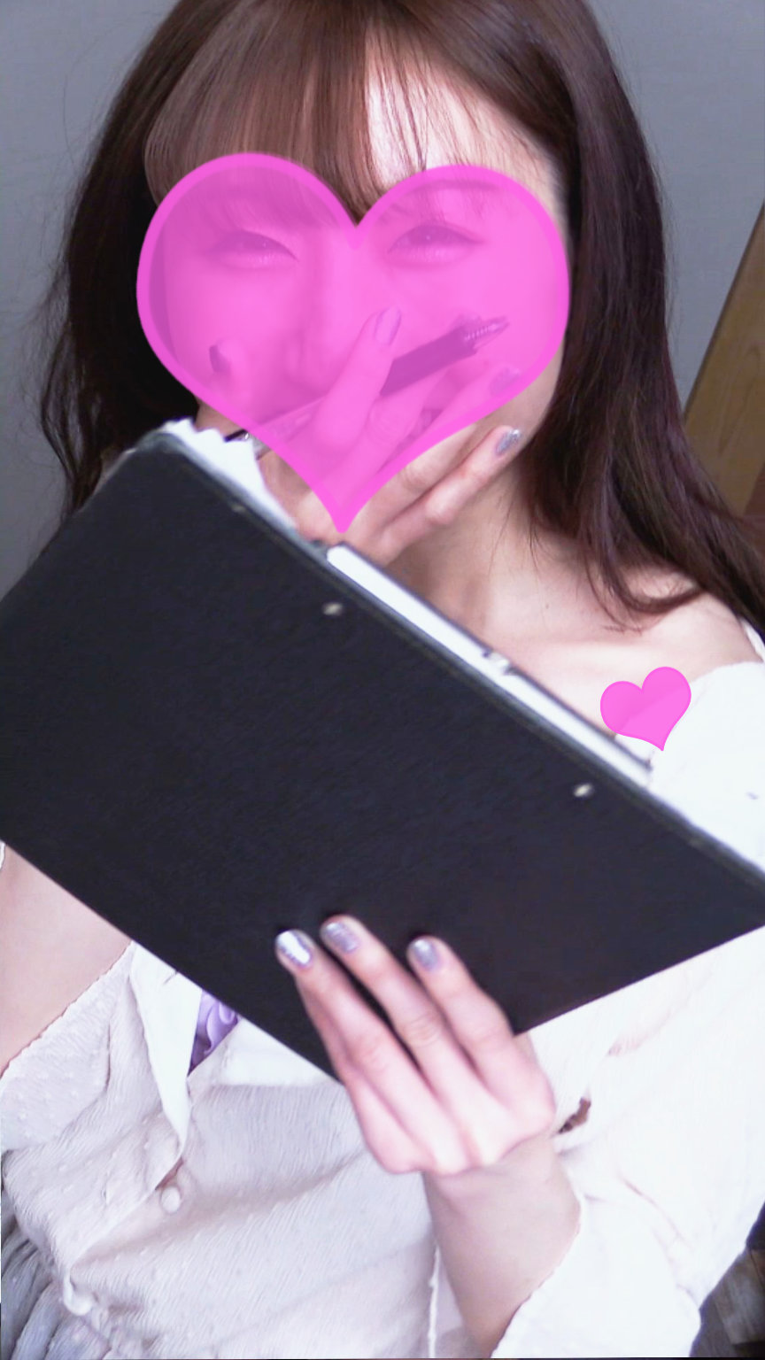 ギャルの誘惑見せつけ乳首 脚立の上からこんにちは