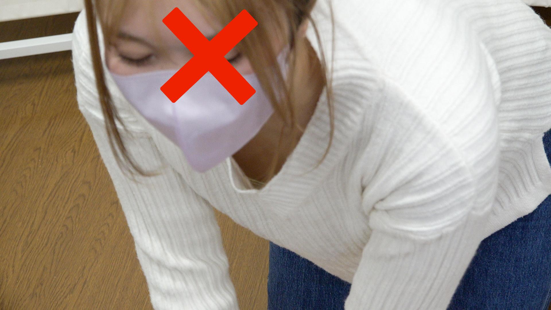 【救命講習/胸チラNo.69】ノーブラ人妻の黒乳首と黒髪清楚の保育士さんのちっぱい乳輪チラ